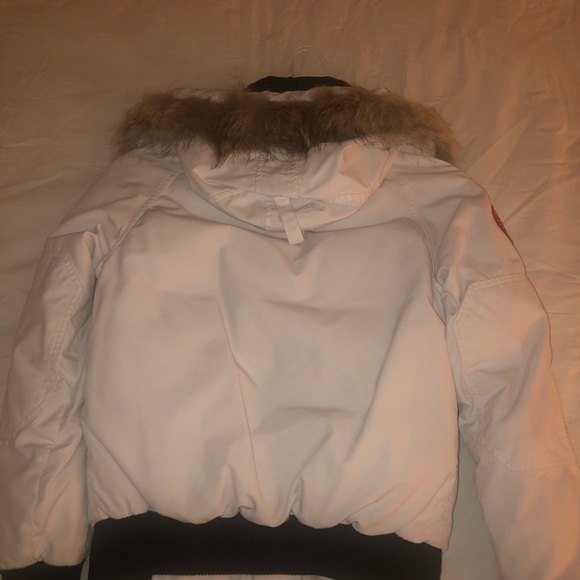 WHITE CANADA GOOSE JACKET w/ FUR HOOD ATTACHMENT - Picture 4 of 6